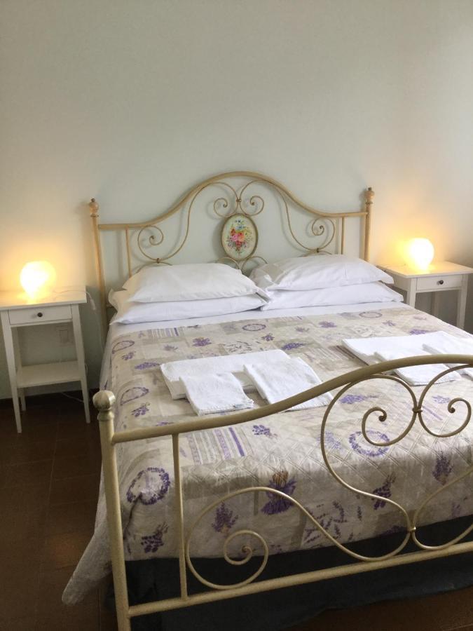 B&B Cherry En Rose เลซเซโน ภายนอก รูปภาพ