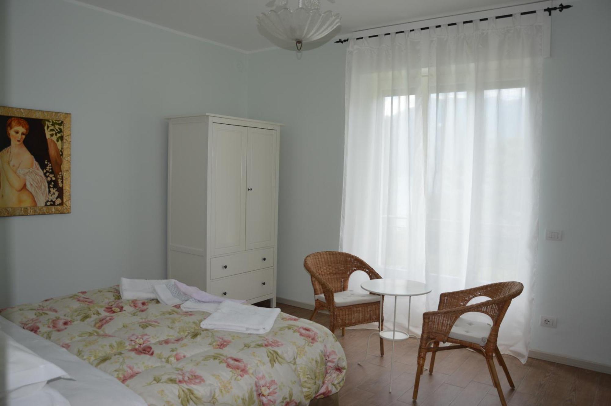 B&B Cherry En Rose เลซเซโน ภายนอก รูปภาพ